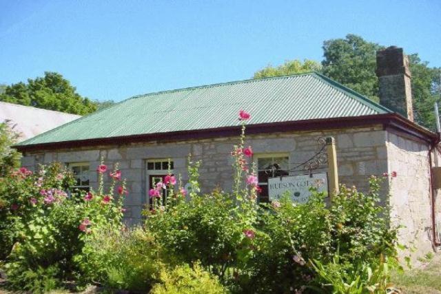 Colonial Cottages Of Ross Exterior photo
